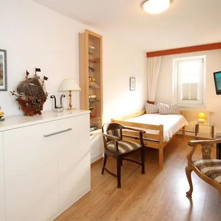 Apartment Strandschloesschen Kuehlungsborn