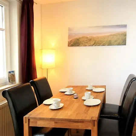 Strandschlösschen Apartment *